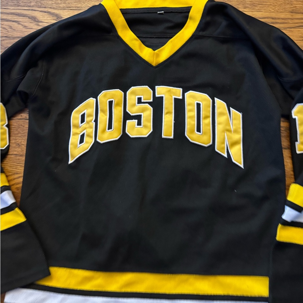 #541 HAPPY GILMORE BOSTON Black and Yellow Hockey Jersey - Picture 3 of 12